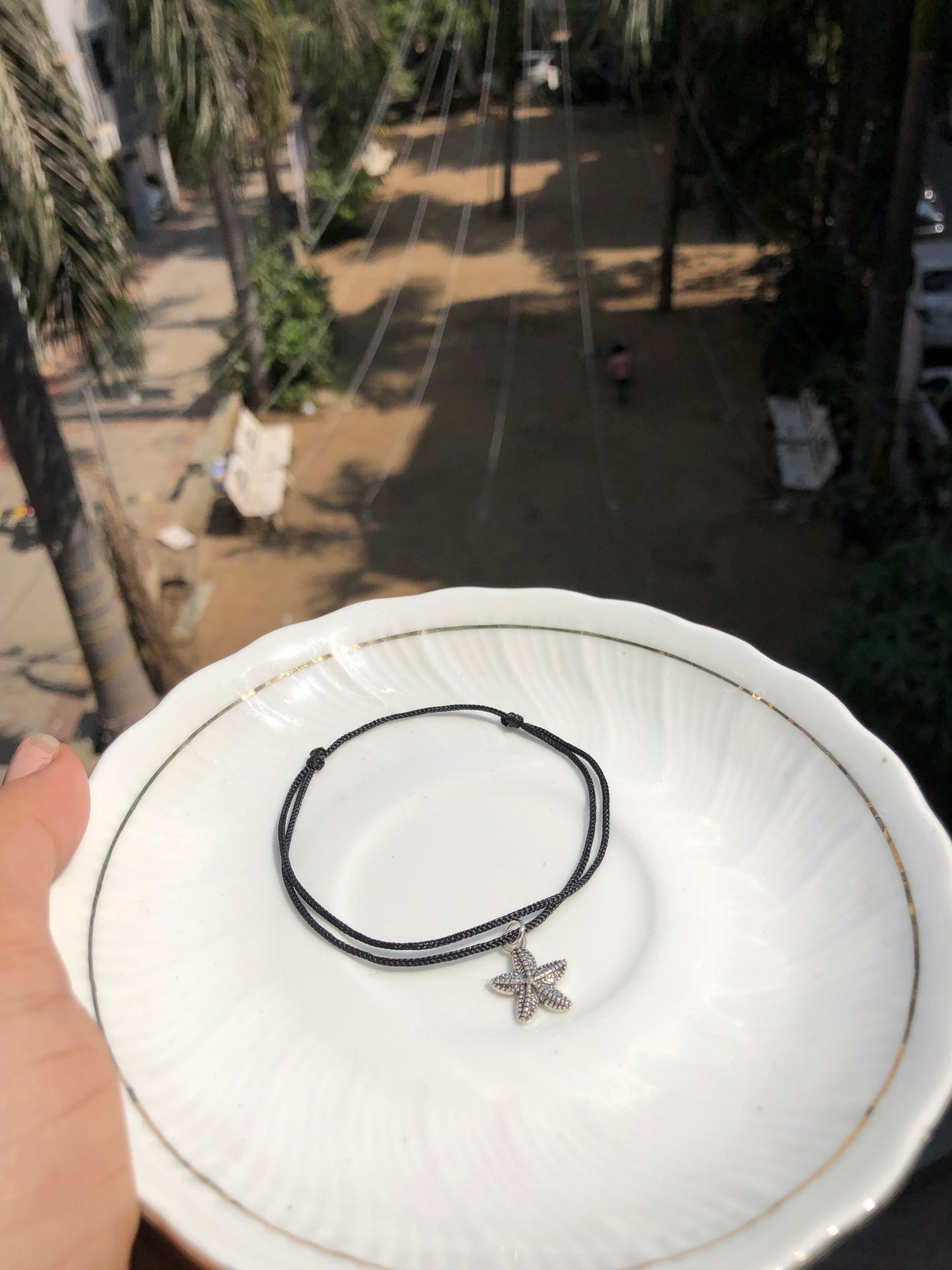 Hanging starfish anklet