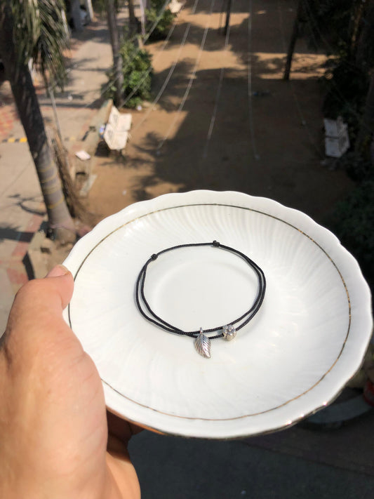 Flower with leaf anklet