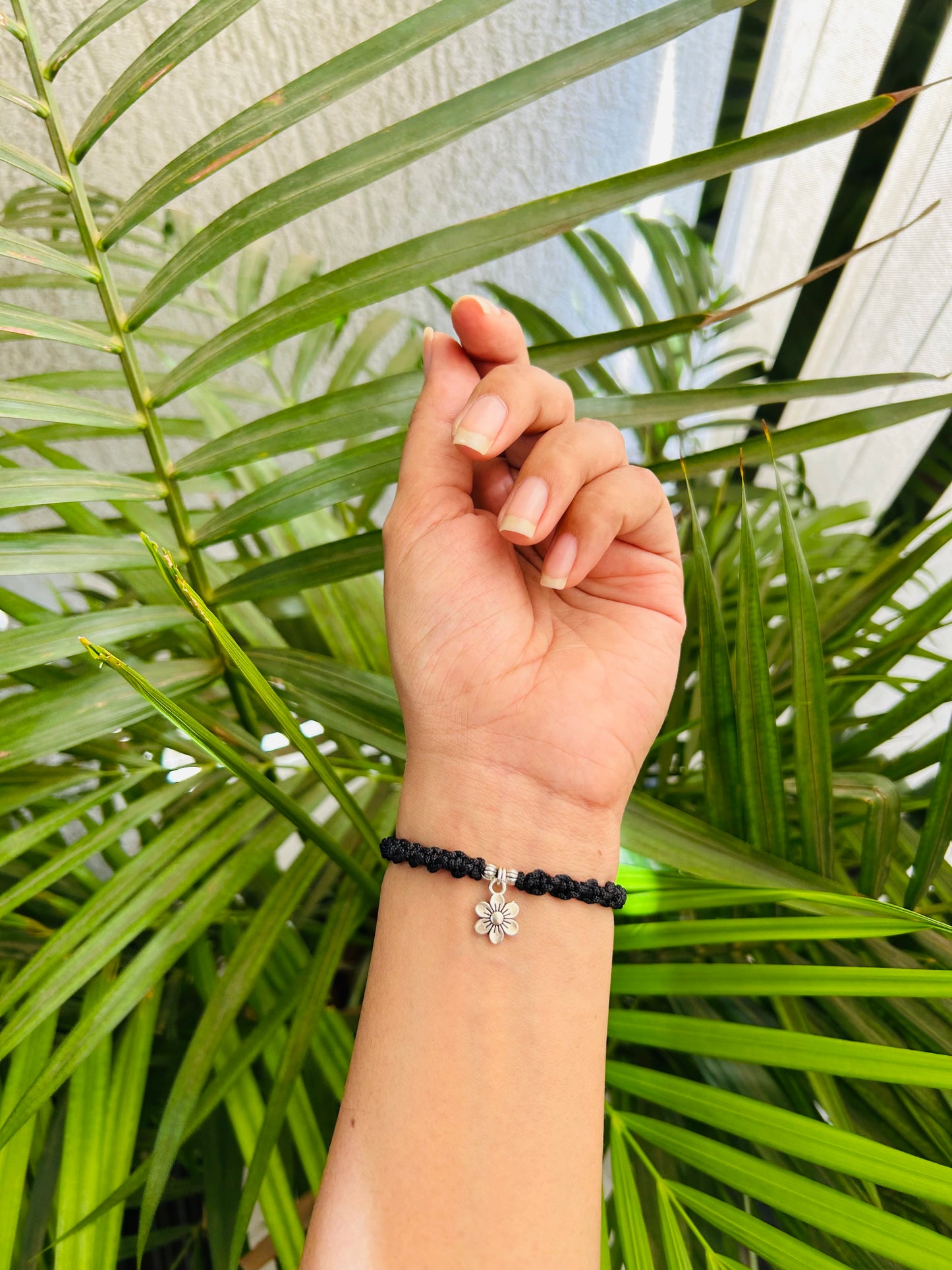 Flower with silver beads bracelet