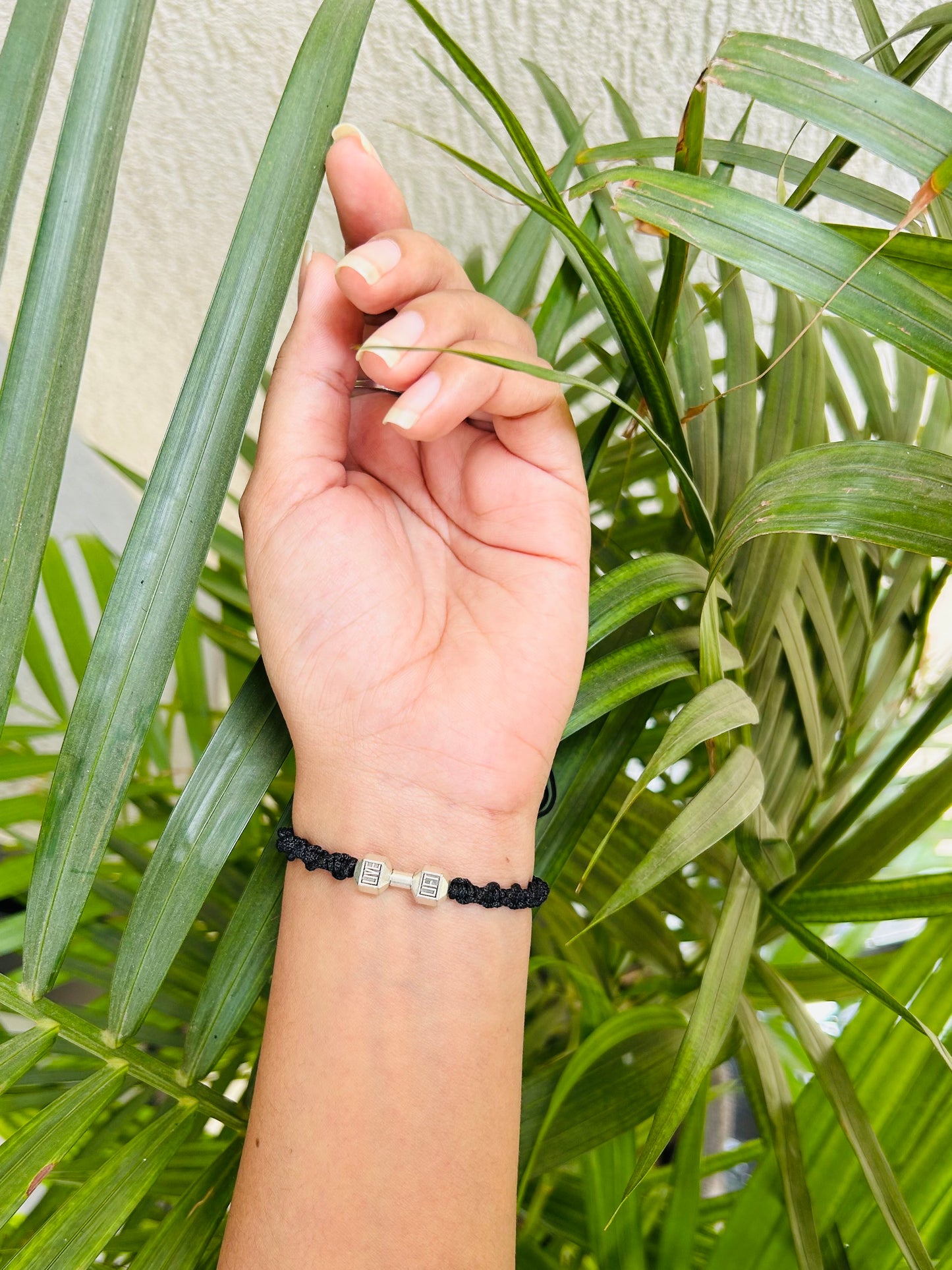 Dumbbell adjustable bracelet