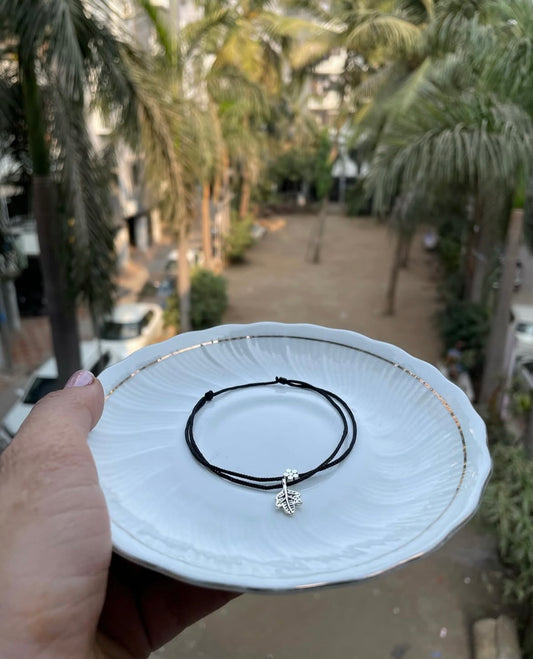 Flower with hanging leaf anklet