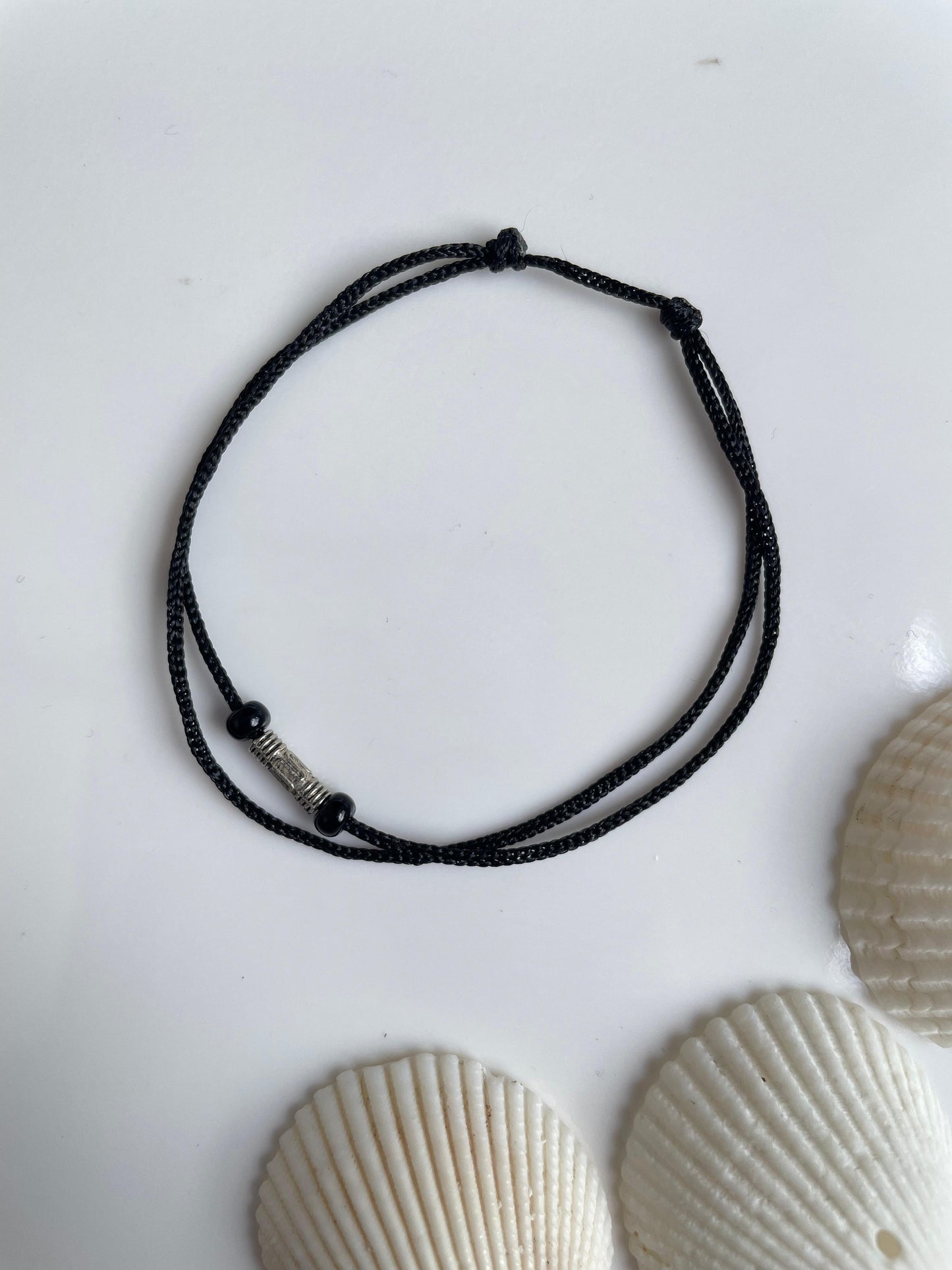 Pipe with beads anklet